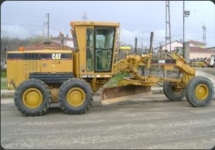 Caterpillar greyder, makine parkında